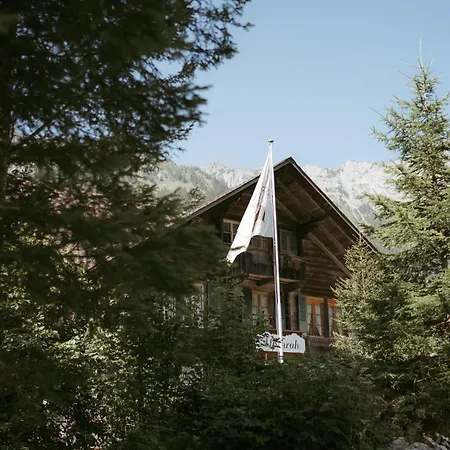 Alpenruh Hotel *
